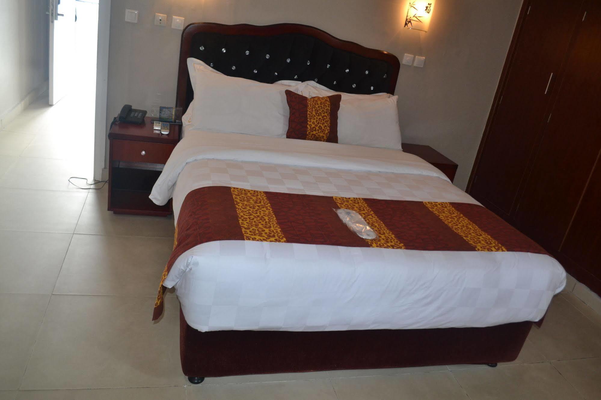Hotel La Falaise Bonanjo Douala Dış mekan fotoğraf