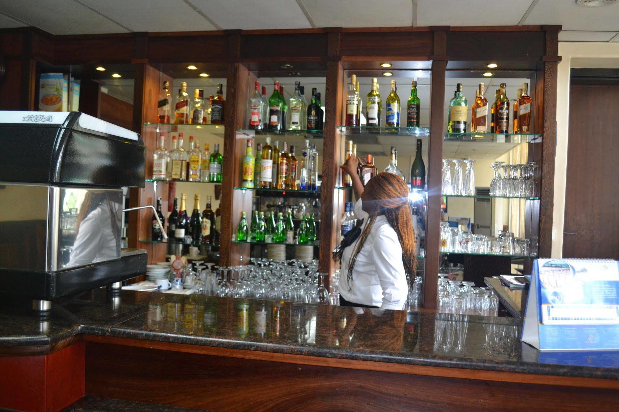 Hotel La Falaise Bonanjo Douala Dış mekan fotoğraf